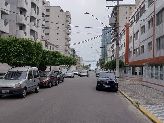 #100 - Apartamento para Venda em Praia Grande - SP